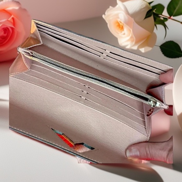 Louis Vuitton Twist Epi Wallet - Picture 5 of 10